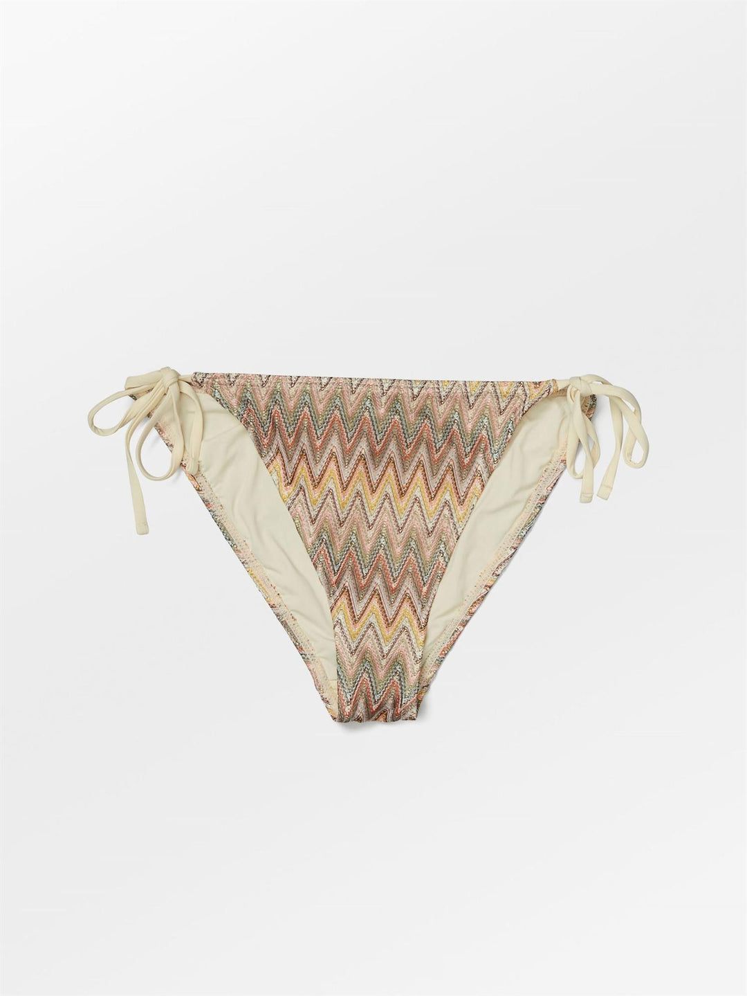 Amber Baila Bikini Tanga