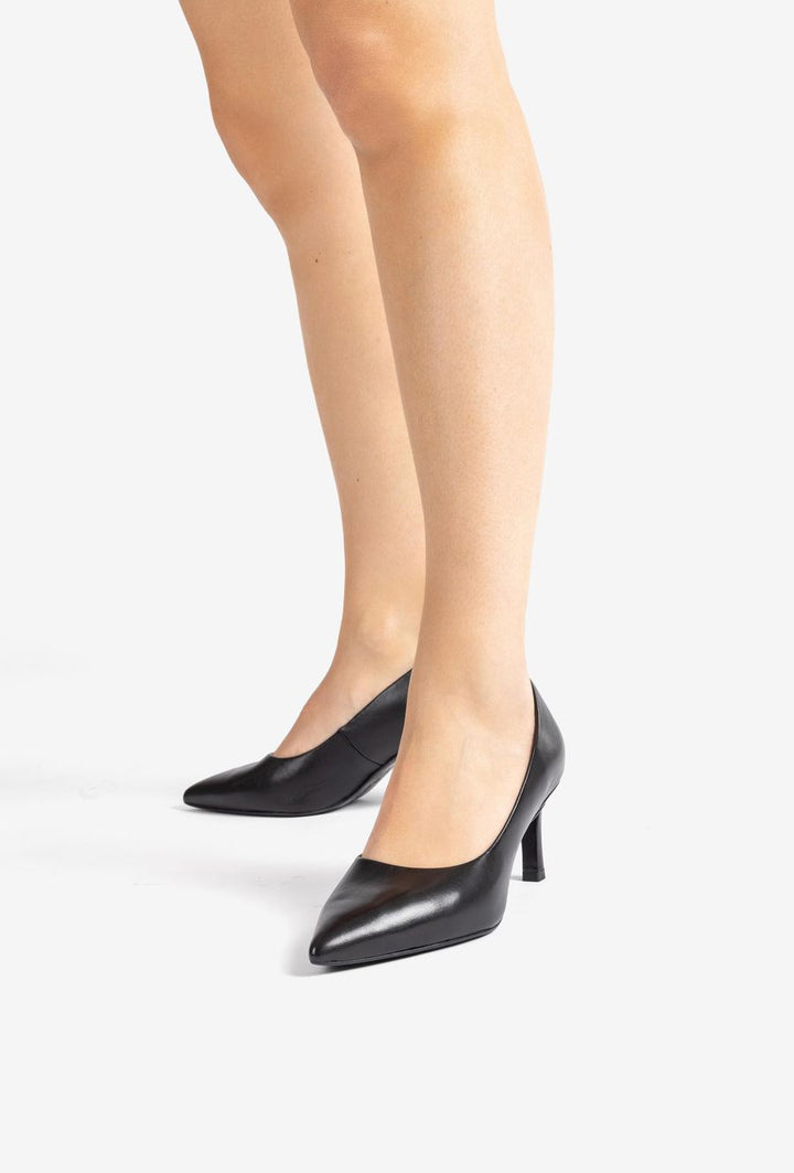 LAVEGA Leather Pumps