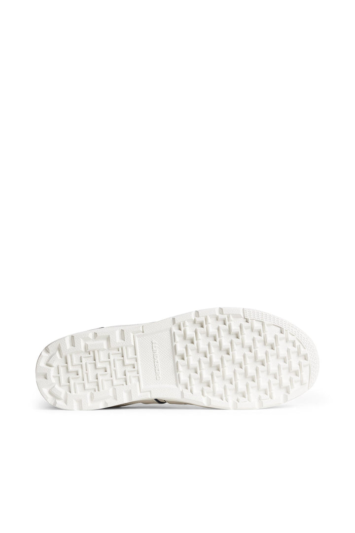 Ace Low-Top Golf Sneaker