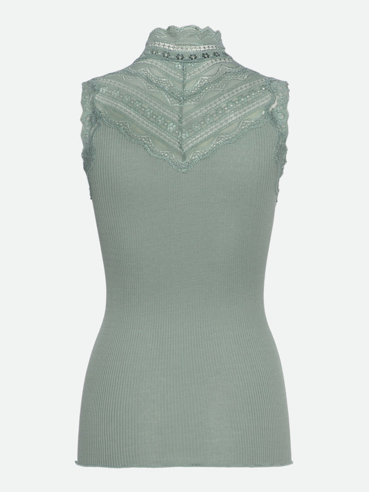 RWBenita SL Turtleneck Lace Top