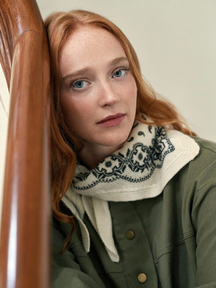 Ariya Paisley Knit Scarf