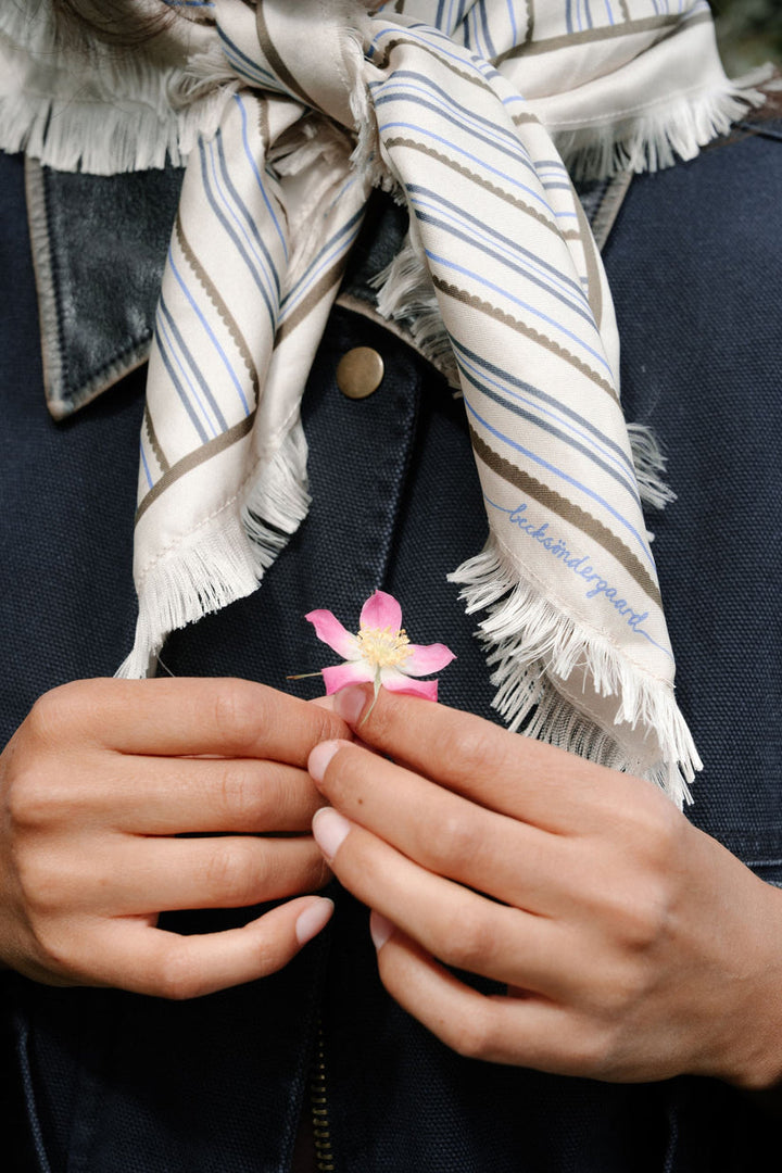 Scallopia Striped Sia Scarf