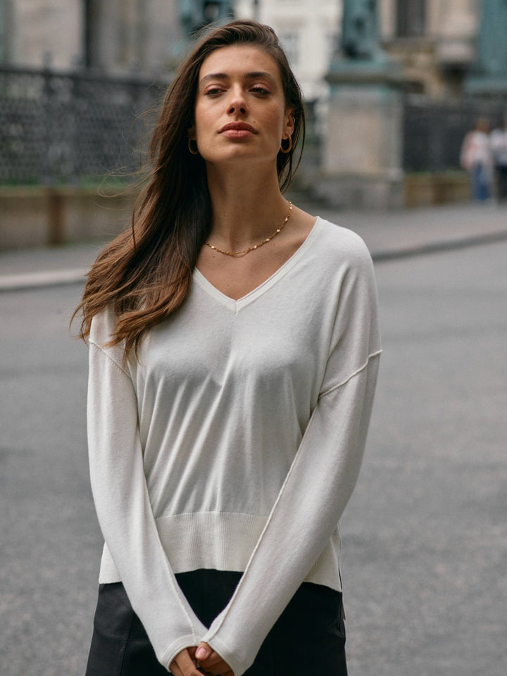 MMTani V-Neck