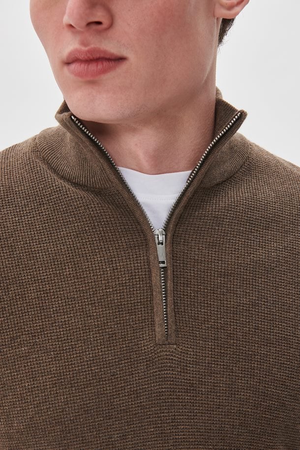 Malagoon half-zip