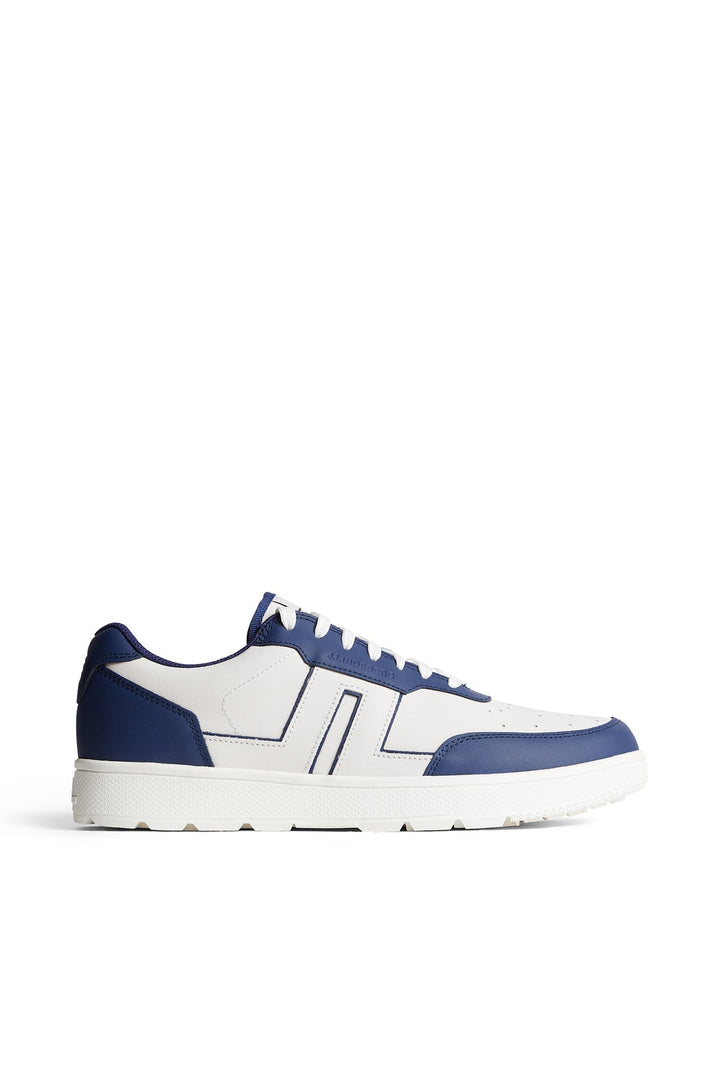 Ace Low-Top Golf Sneaker