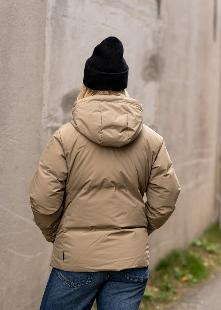 Besseggen Light Short Jacket