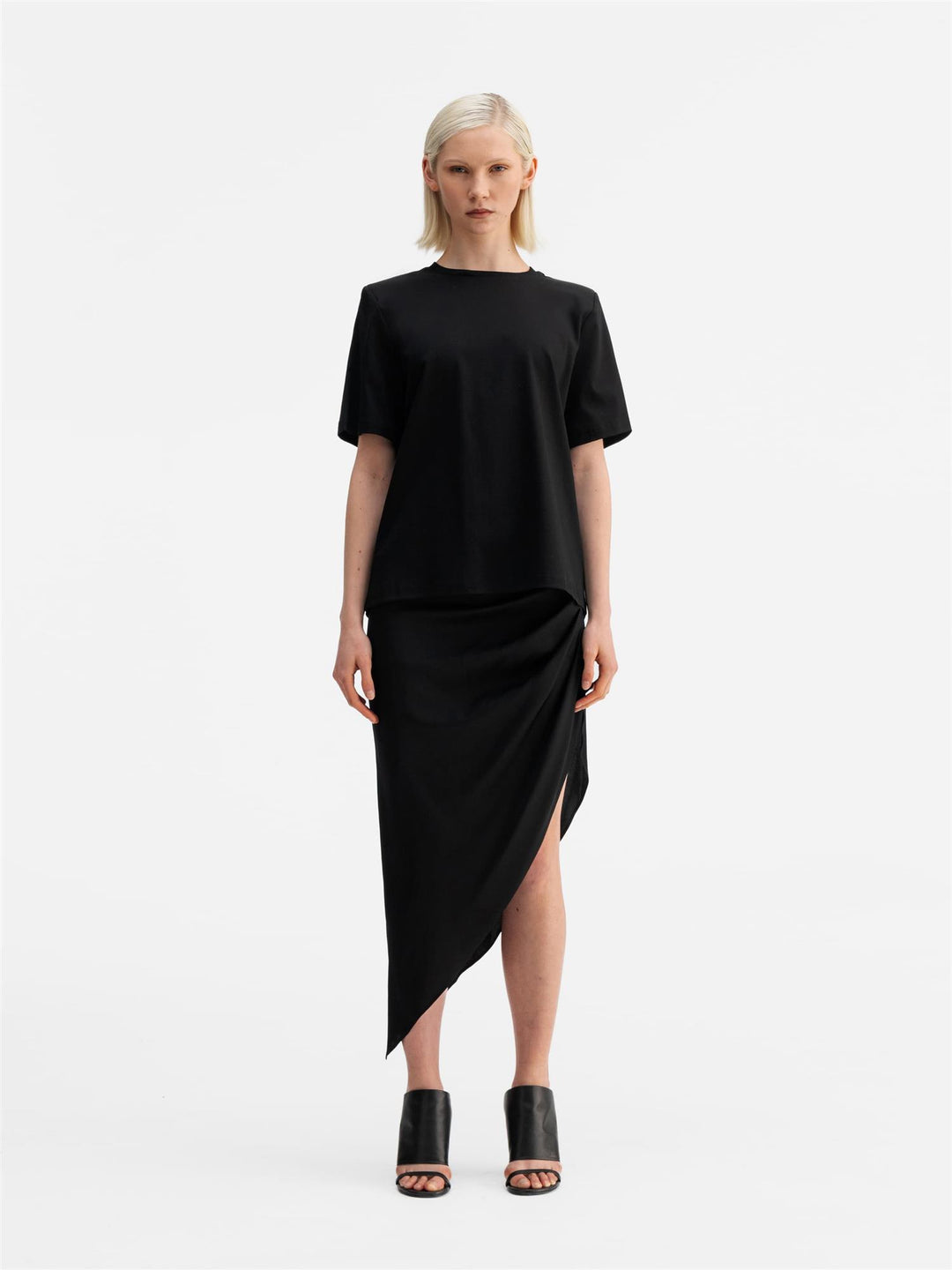 Okaya tee