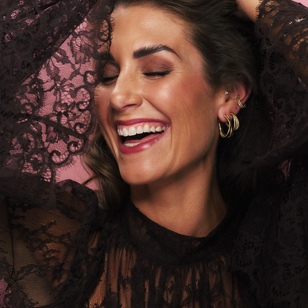 Tone damli Forever - Gold Hoops