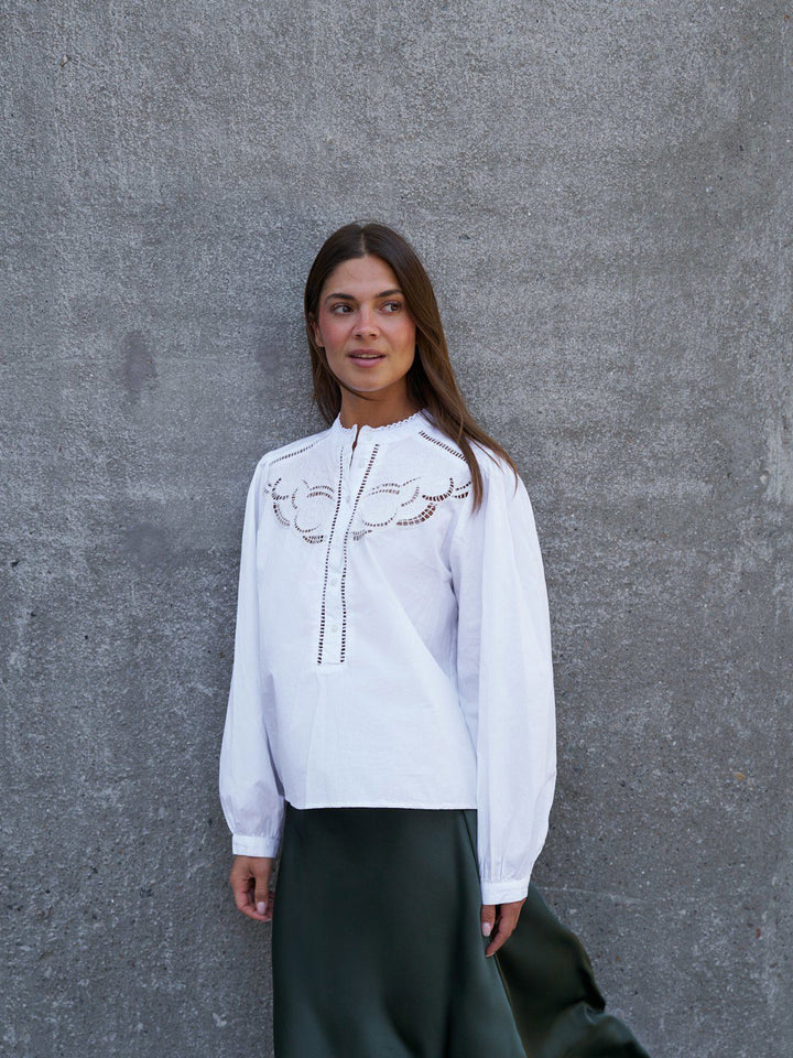 Aneliah C Poplin Emb Blouse
