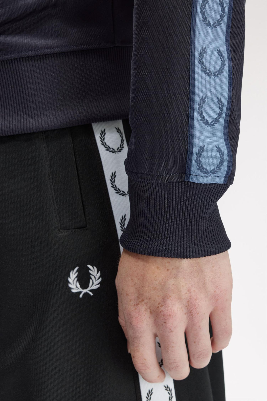 CONTRAST TAPE TRACK JKT