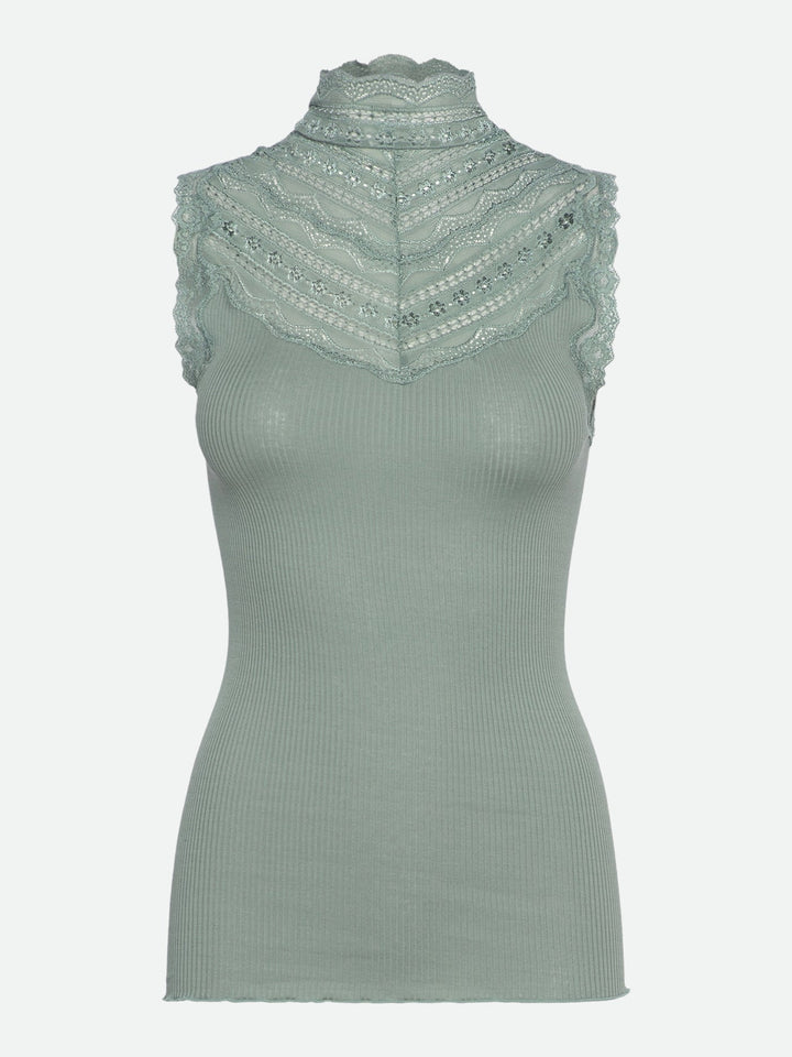 RWBenita SL Turtleneck Lace Top