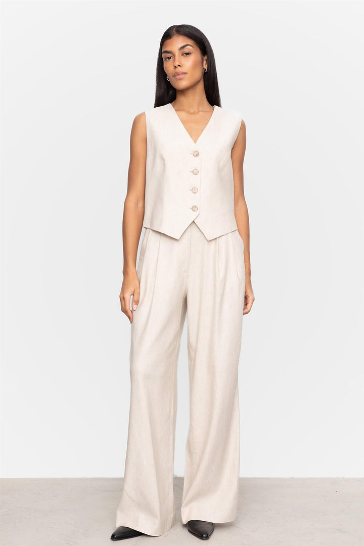Vivienne Vest